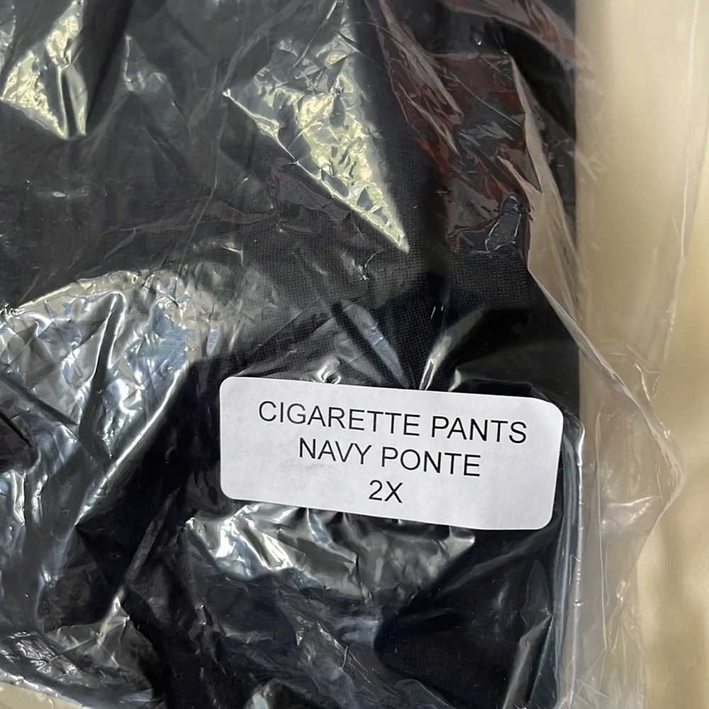 Vixen by Micheline Pitt Navy ponte cigarette pants 2X - Picture 4 of 7